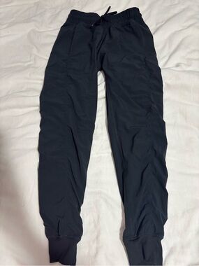 Aritzia Black Women's Jogger Track Pants